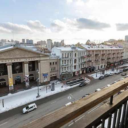 911 Apartments Antonovichа Kiev Esterno foto