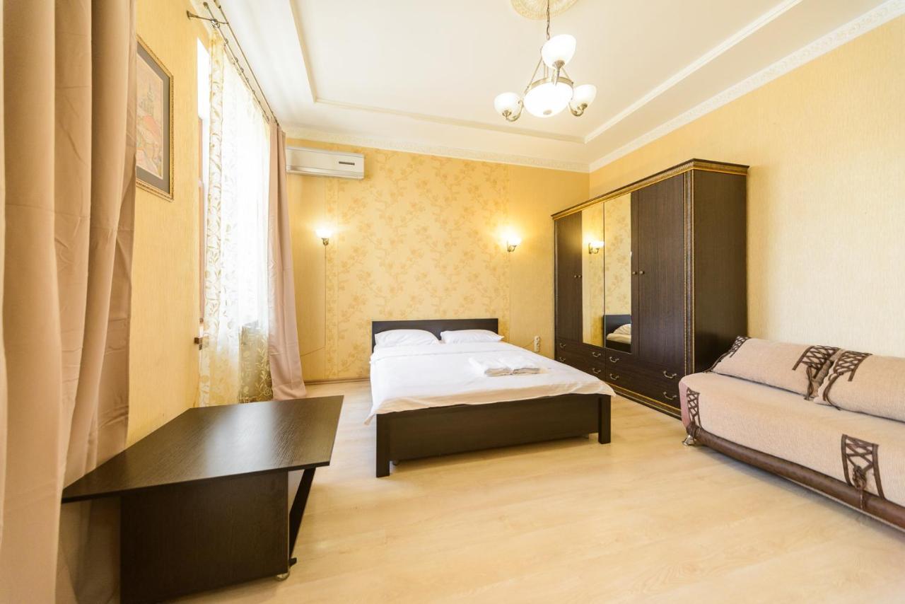 911 Apartments Antonovichа Kiev Esterno foto