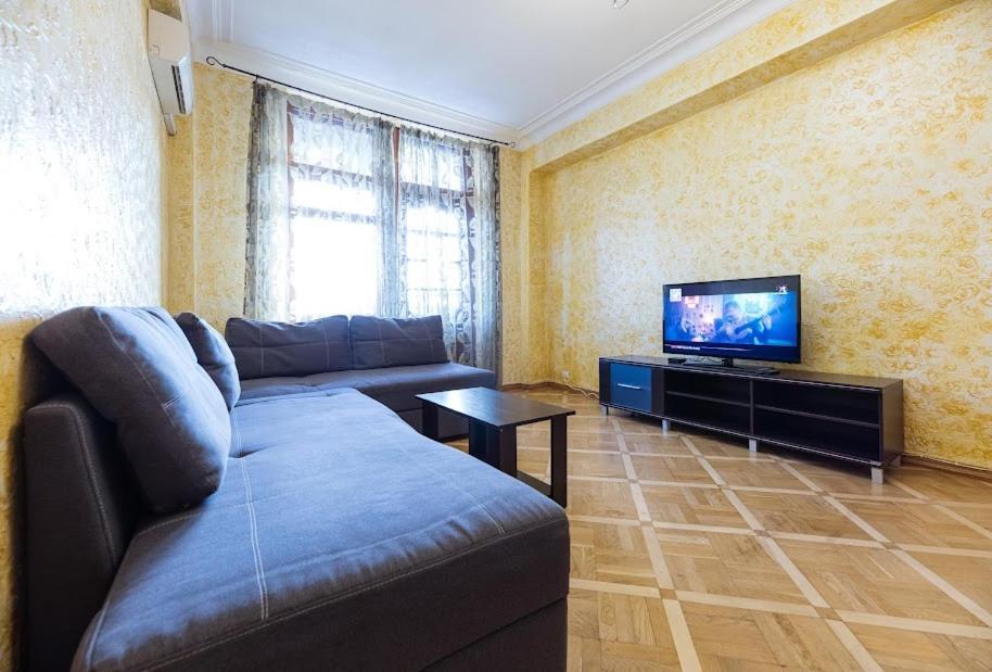 911 Apartments Antonovichа Kiev Esterno foto