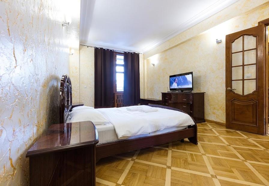911 Apartments Antonovichа Kiev Esterno foto