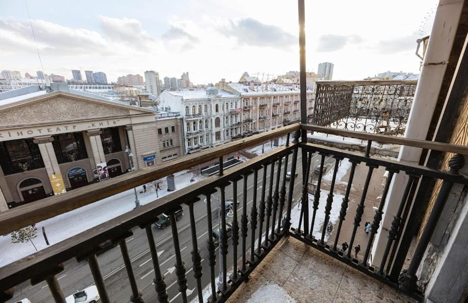 911 Apartments Antonovichа Kiev Esterno foto