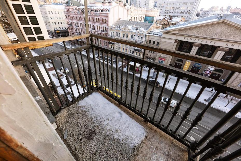 911 Apartments Antonovichа Kiev Esterno foto